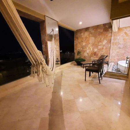Suites At Garza Blanca Preserve Resort & Spa بويرتو فالارتا المظهر الخارجي الصورة