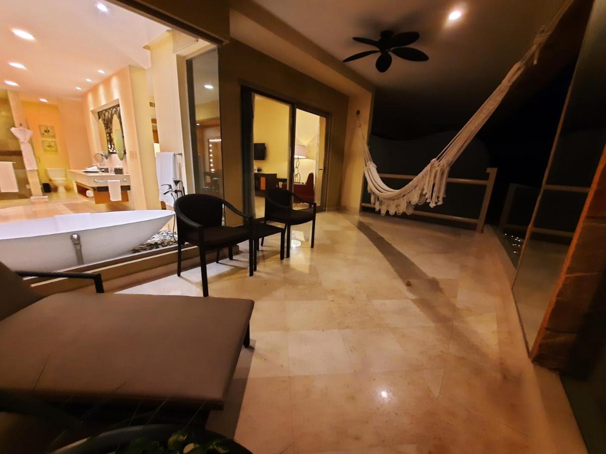 Suites At Garza Blanca Preserve Resort & Spa بويرتو فالارتا المظهر الخارجي الصورة